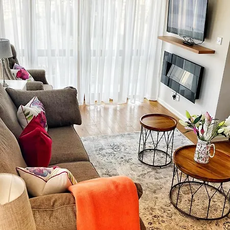 شقة Garden At Dalys House